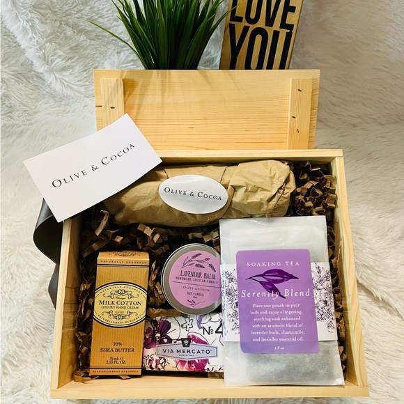 Olive & Cocoa Spa Crate Gift Set - Picture 1 of 6